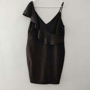 BLACK RUFFLED SHOULDERS STRAP 1XL